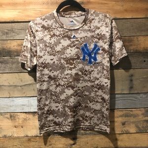 NY Yankees Majestic Dri-fit (Boys L 14/16)